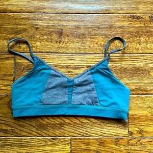 Alo sports bra